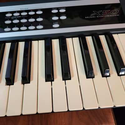 Korg X50 61-Key Music Synthesizer 2000s - Black image 3