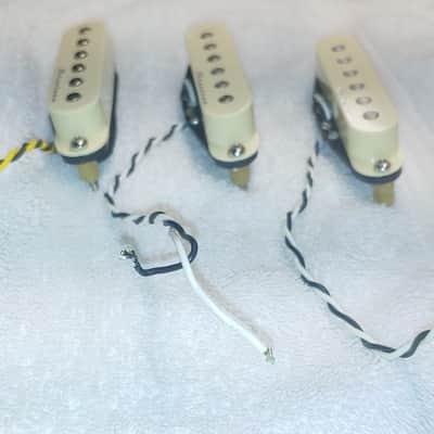 Orig Fender  Hot Noiseless Strat  Pickup Set  #053336/ #053326 image 8