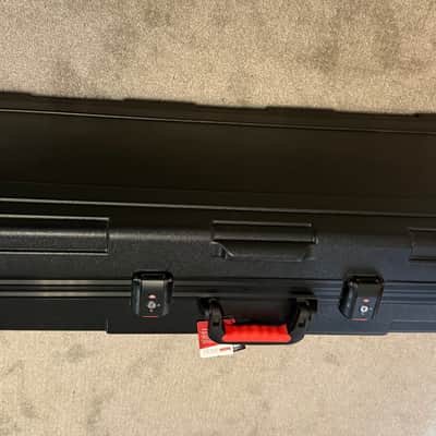 Gator GTSA-KEY61 TSA Series ATA Molded 61-Key Keyboard Case 2010s - Black image 3