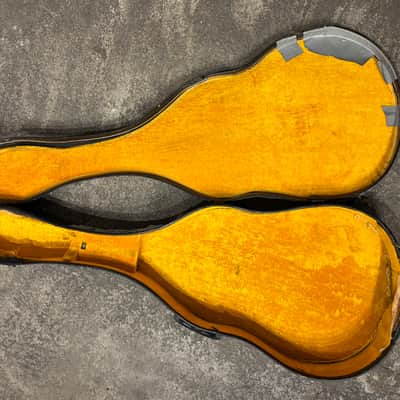 Vintage Cool chipboard case for a small steel or nylon string guitar image 5