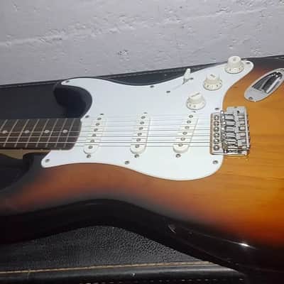 SQUIER by FENDER STRAT image 3