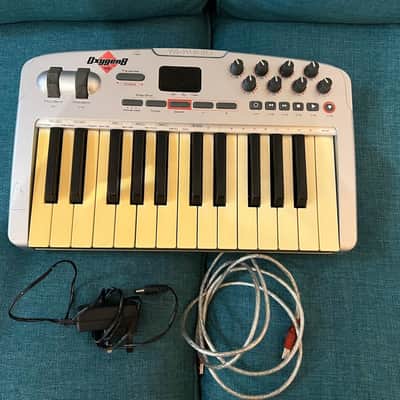 M-Audio Oxygen 8 V2 25-Key USB MIDI Controller Bild 2