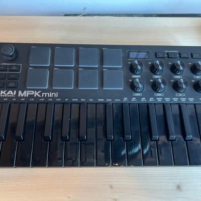 Akai MPK Mini MKIII 25-Key MIDI Controller 2020 - Black on Black
