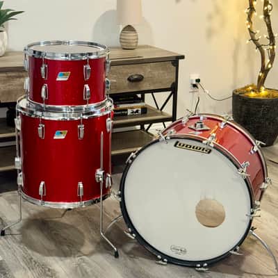 Ludwig No. 980 Super Classic Outfit 9x13 / 16x16 / 14x22" Drum Set (3-Ply) with Pointed Blue/Olive Badges 1969 - 1976 - Red Sparkle image 1