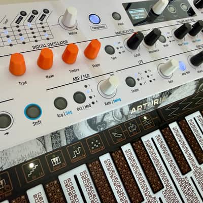 Arturia MicroFreak Vocoder Edition Synthesizer w/ Mic & Original Box – Excellent Condition image 5
