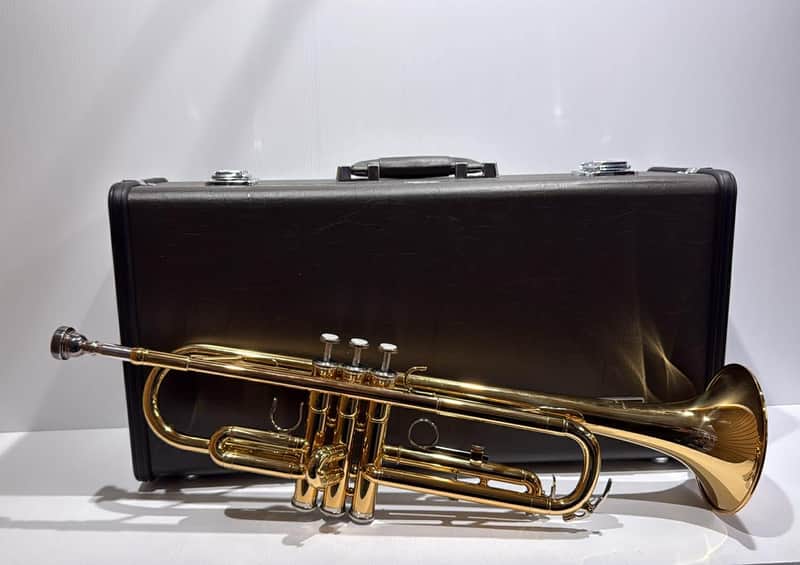 Yamaha YTR-2330 Standard Trumpet | Reverb Canada