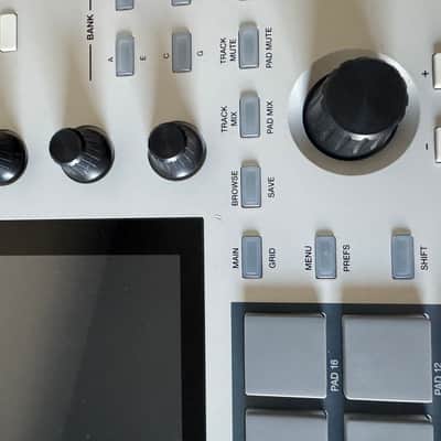 Akai MPC One Standalone MIDI Sequencer Retro Edition 2021 - Present - Grey image 4