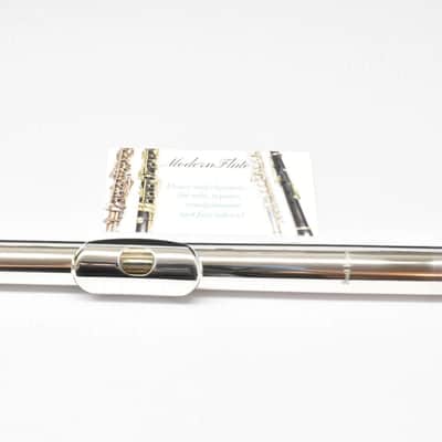 Mint Pearl 795 Elegante Semi-Pro Open Hole Flute Inline G & B Foot Sterling (MSRP $4069.99) image 2