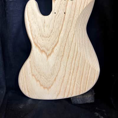Guitar Mill '60s J-Style Bass Body / 1 pc. Ultra Light Swamp Ash / 4 lbs. 1 oz. (#GIN-4018) image 2