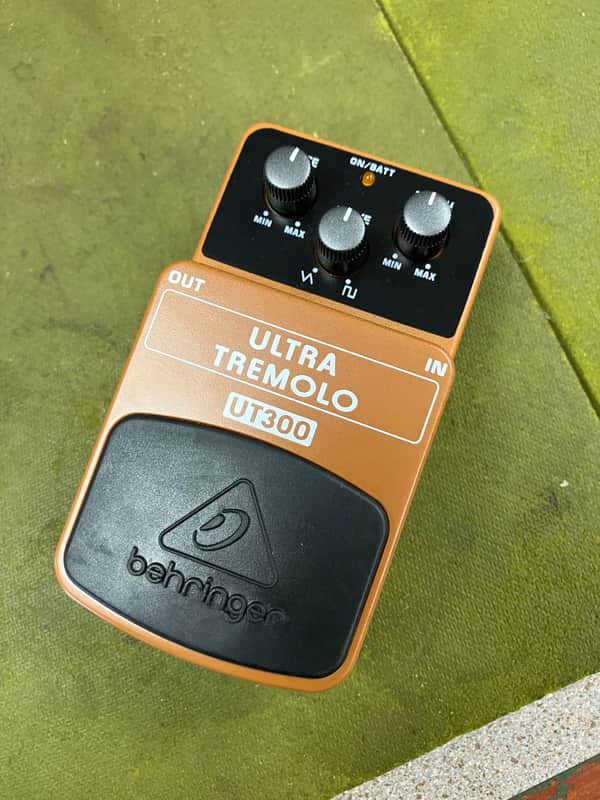 Behringer UT300