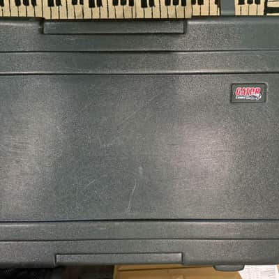Gator GTSA-KEY88D TSA Series ATA Molded Deep 88-Key Keyboard Case 2010s - Black image 5