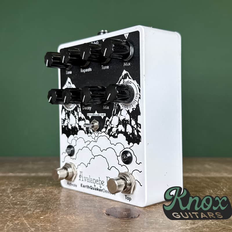 EarthQuaker Devices Avalanche Run Stereo Reverb & Delay with Tap Tempo V2