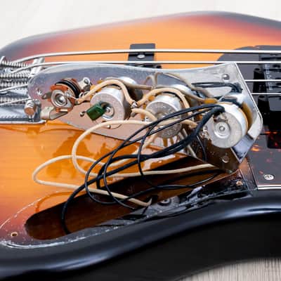 2005 Fender ‘62 Jazz Bass DiMarzio Collection JB62-110DMC Sunburst Lacquer, Japan CIJ image 20
