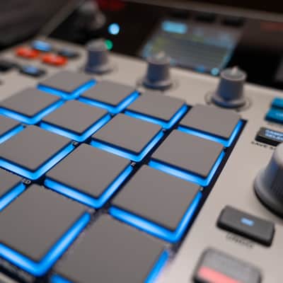 Akai MPC Sample 2025 - present - Gray image 3