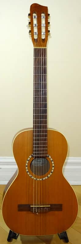 Godin Art et Luthier Ami Nylon Cedar classical guitar 2011 - Cedar image 1