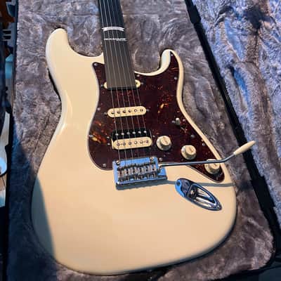 Fender Stratocaster PROFESSIONAL II - Olympic White image 2