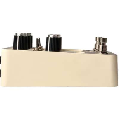 Universal Audio Astra Modulation Machine 2021 - Present - White image 3