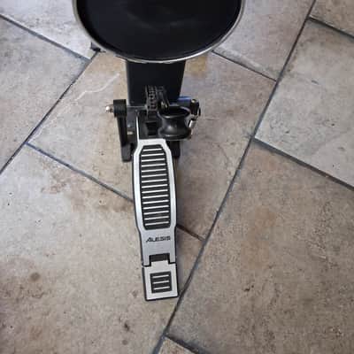 Alesis Command advanced bass drum with pedal and hi hat pedal. image 2