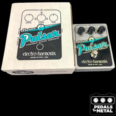 Electro-Harmonix Stereo Pulsar Analog Tremolo 2007 - Present - Blue - X18922 image 1