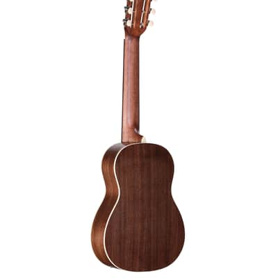 Immagine Alvarez AU70BE/6 Artist Baritone Travel Acoustic-Electric Ukulele (Natural Satin) - 3