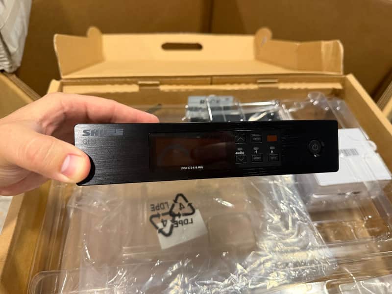 Shure QLDX4 Digital Wireless Receiver 572-616 MHz J50A