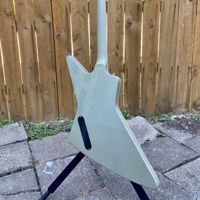 タイムセール❣️Epiphone Explore Pro LTD TVシルバー Epiphone Limited Edition Explorer Pro Electric Guitar TV Silver