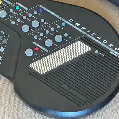 Suzuki OM-250M Omnichord Midi + Case + Manual image 3