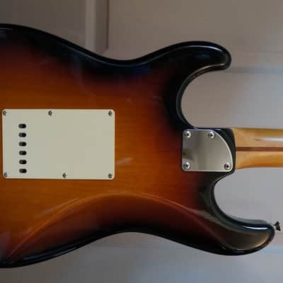 Cool Z Fujigen ZST-M10R Strat 3 Tone SB 24.75" Scale V. Good image 6