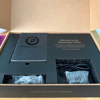 Moog Grandmother Dark 32-Key Semi-Modular Analog Synthesizer / Black Panel image 13
