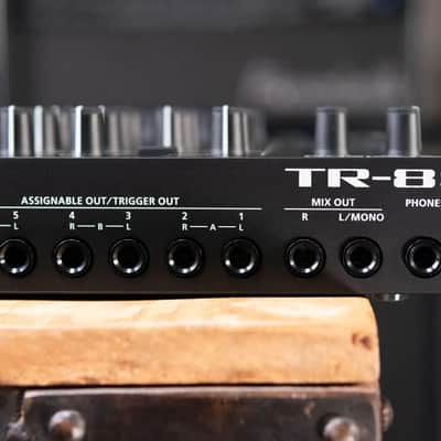 Roland TR-8S Rhythm Performer Drum Machine image 12