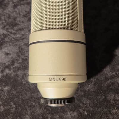 MXL 990 / 991 Condenser Microphone Kit w/ Carrying Case & Mic Clips image 3