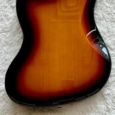 Fender Kurt Cobain Jaguar® Right-Handed, Rosewood Fingerboard, 3-Color Sunburst image 5
