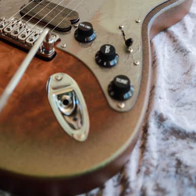 GB Liuteria Traditional Strato Vegatrem - Camphor burl image 17