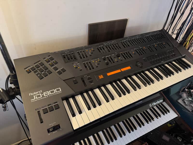 Roland JD-800 61-Key Programmable Synthesizer