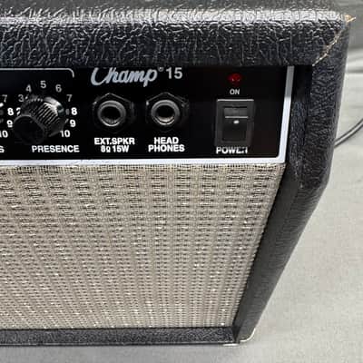 Vintage Fender Champ '15 PR-408 Electric Guitar Amplifier Amp Combo 28W Tweed image 3