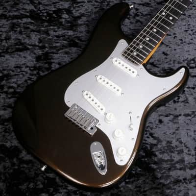 FENDER USA American Ultra II Stratocaster with Ebony Fingerboard, "Texas Tea" [US240023120] (09/17) image 1