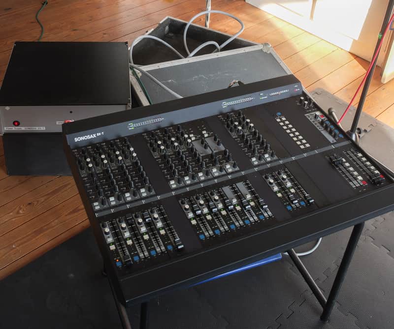 Sonosax SX-T Analog Mixer – 9 Mono + 2 Stereo – Flightcase – Serviced image 1