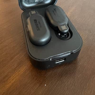 Shure MoveMic Two Wireless Clip-On Microphone Pair 2024 - Present - Black image 2
