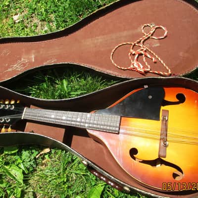 Gibson Kalamazoo KM-21 Mandolin, 1941, Sunburst, Case image 1