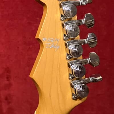 Reverend Reeves Gabrels Signature 2010 image 16