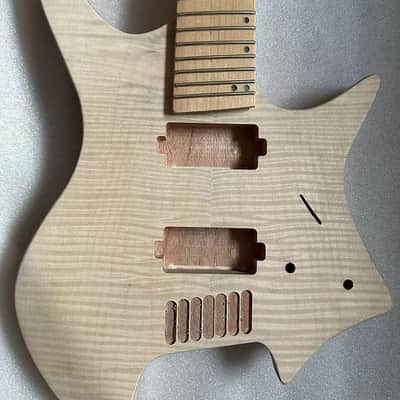 Tiger Maple Top 7 String Headless Guitar Mahogany Body with Maple Neck
