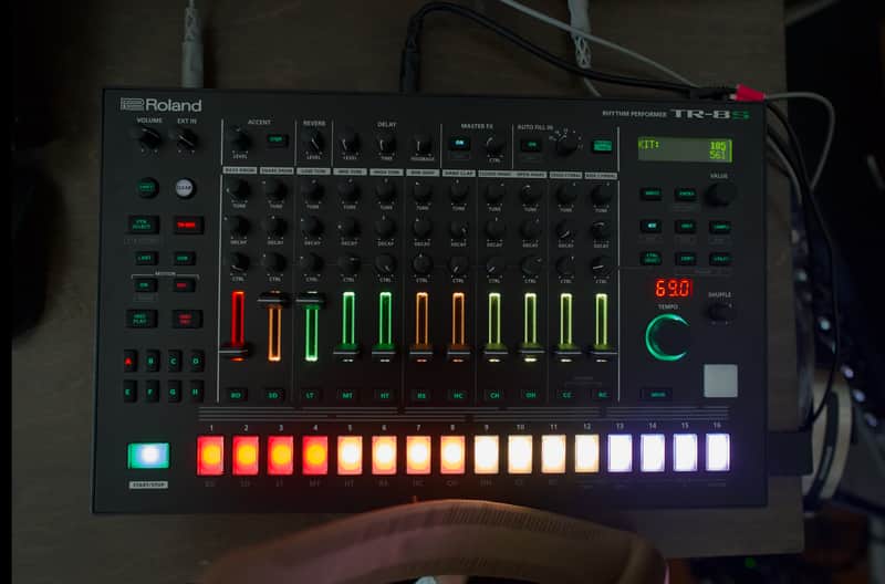 Roland TR-8S AIRA Rhythm Performer with Sample Playback 2018 - Present Black image 1