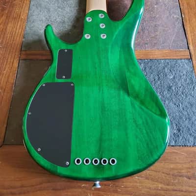 Peavey Fury V 5-string bass green image 3