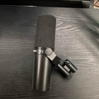 Shure SM7dB Cardioid Dynamic Microphone with Built-In Preamp 2023 - Present - Black image 3