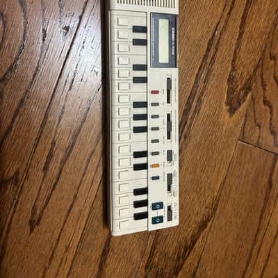 Casio VL-1 VL-Tone 29-Key Synthesizer Keyboard 1979 - 1984 - White image 2