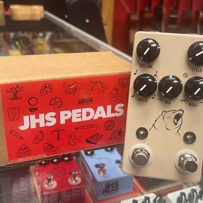 JHS KODIAK Tremelo Effects Pedal NEW AVG image 1