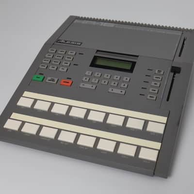 Alesis HR-16 High Sample Rate 16-Bit Drum Machine 1980s - Gray
