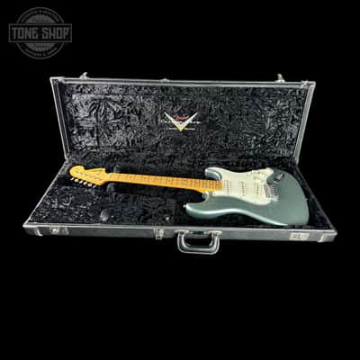 Used 2005 Fender Custom Shop 1966 Stratocaster Ice Blue Metallic Closet Classic w/case TSU24607 image 11