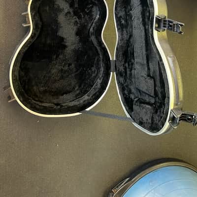 11 New & Lightly Used Acoustic Guitar Cases image 2