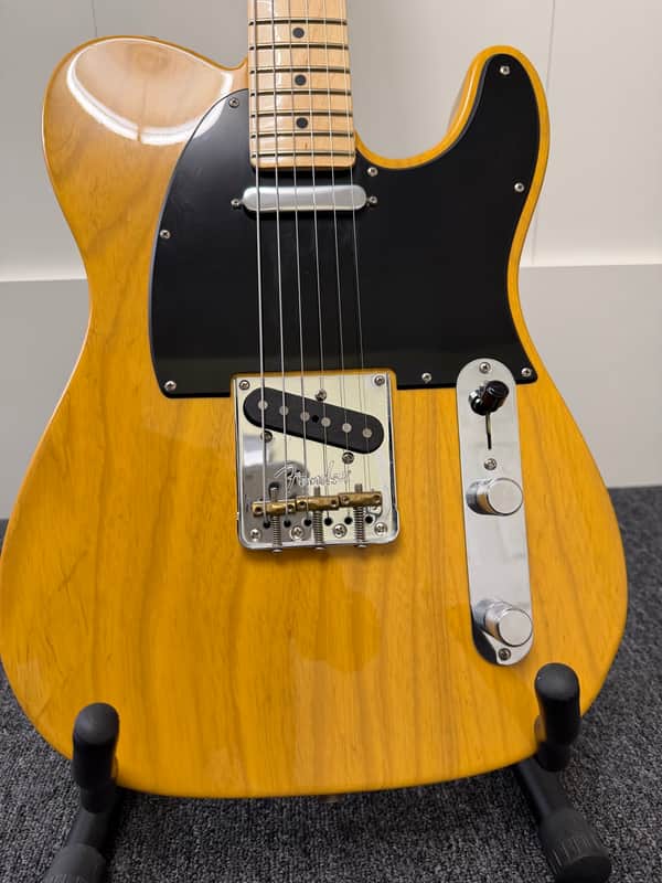 Fender American Professional Telecaster with Maple Fretboard 2017 - 2019 Butterscotch Blonde